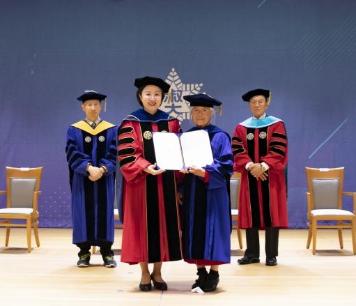 Alumna Mrs. Gemma Hwang Receives Honorary Doctorate Degree